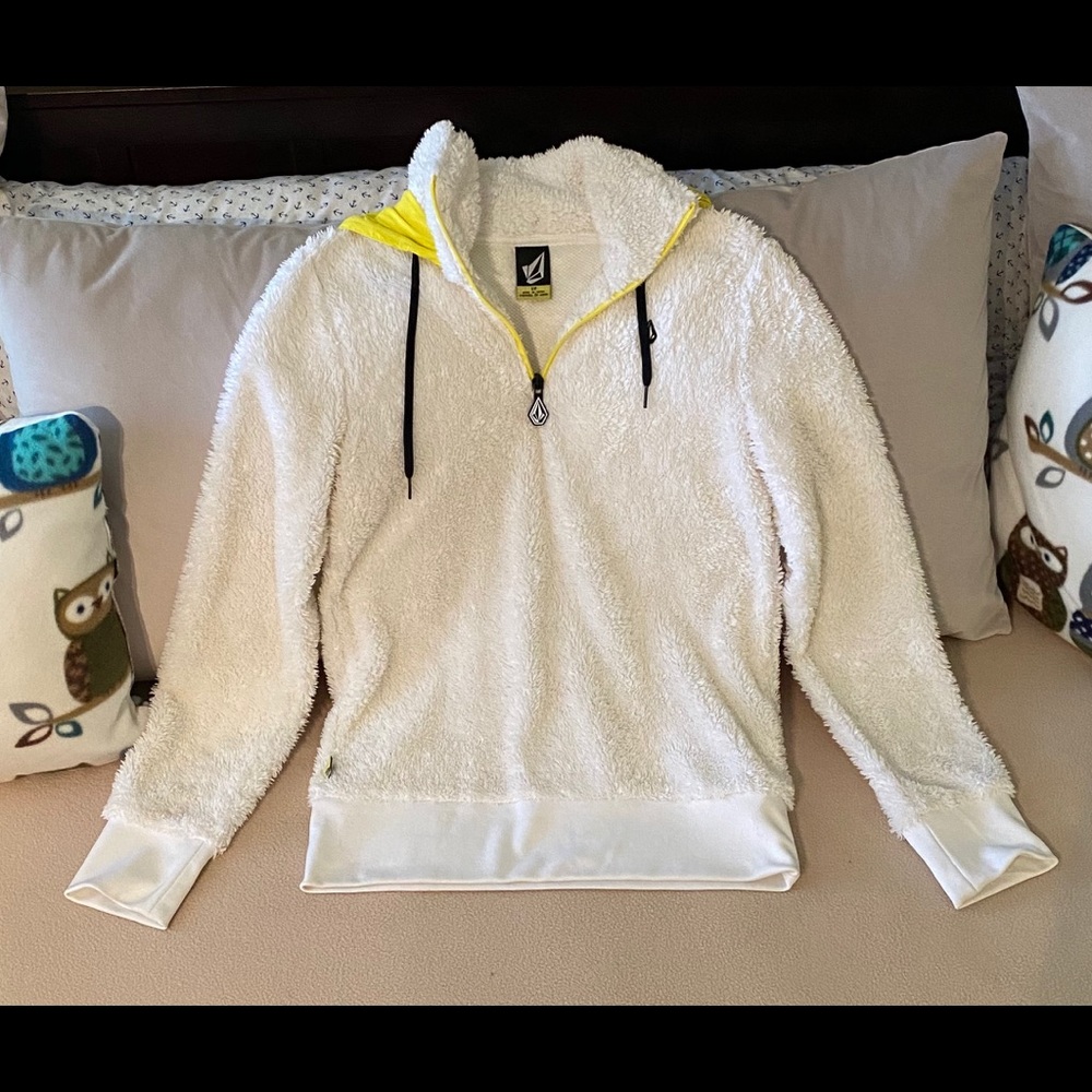 Volcom pullover. Size small